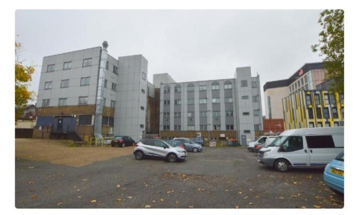 Spacious Modern Flat In Luton Town Centre Екстериор снимка